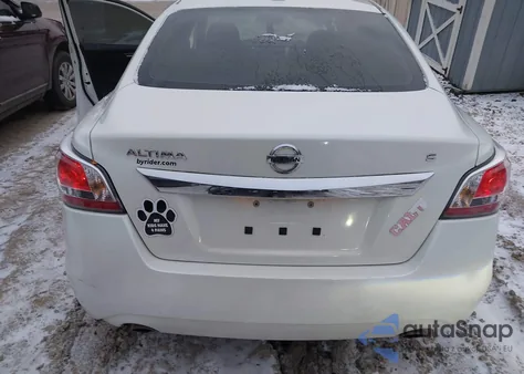 2015 Nissan Altima 2.5/2.5 S/2.5 Sl/2.5 Sv из США, поврежденный, VIN 1N4AL3AP3FN332881